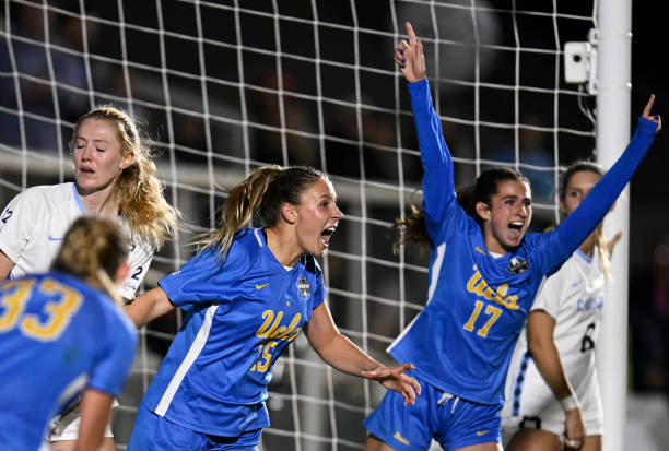 宣布签下年 宣布签下年